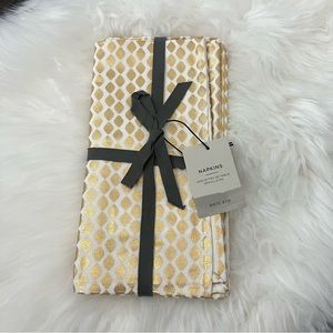 NWT west elm modern gold napkins ..set of 4